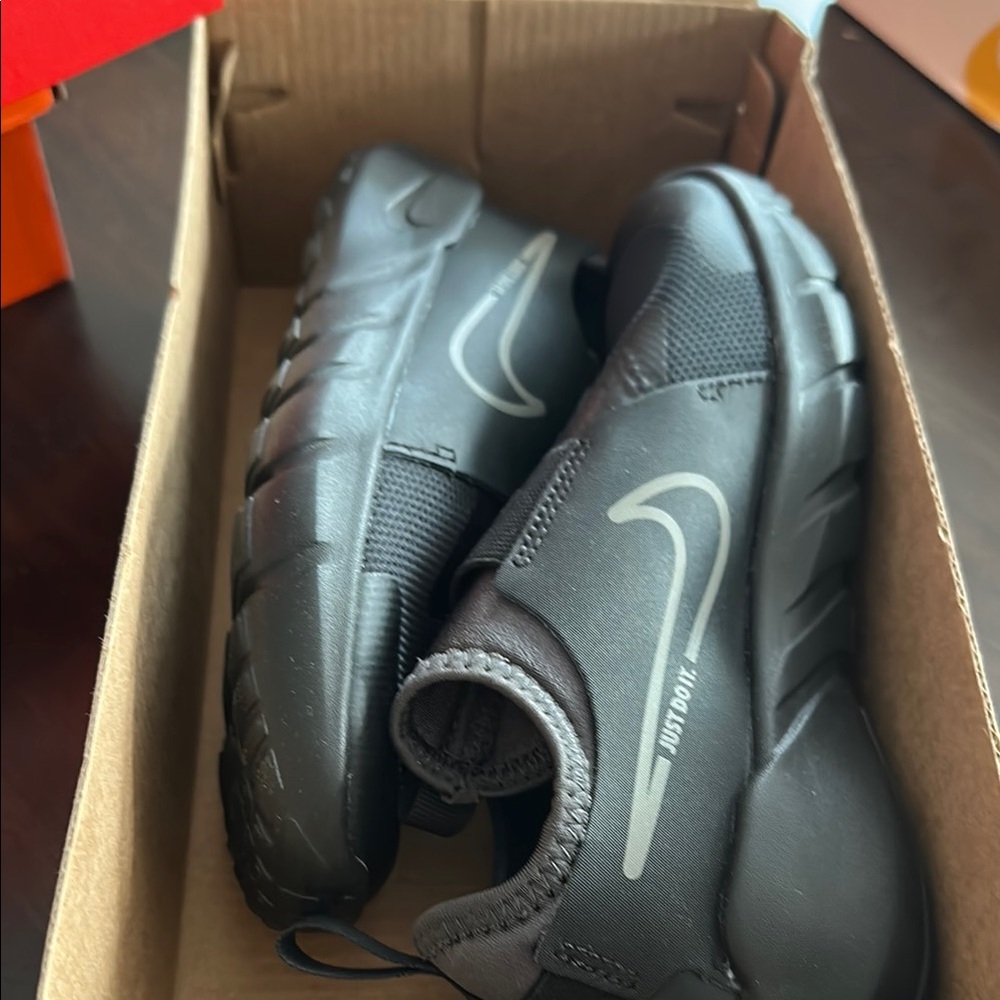Nike Flex Runner 2 Slip-On Sneaker
